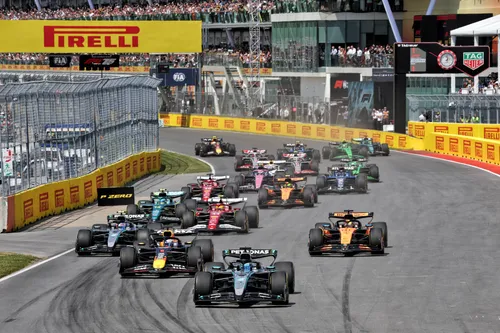 Max Verstappen startte als tweede in Canada, de tweehonderdste keer dat er een Red Bull vanaf de eerste rij vertrok.