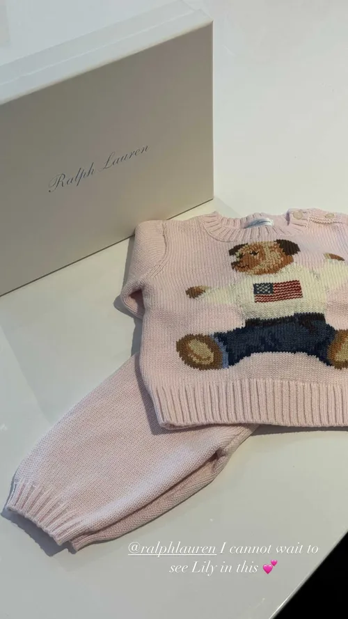 The Instagram story of Kelly Piquet where she indicates she can't wait to see Lily in the sweater