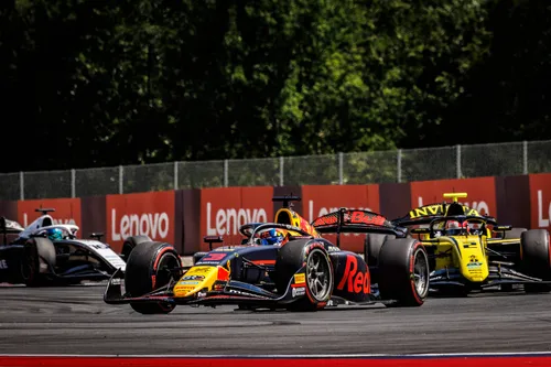 Pepe Marti tijdens de F2-sprintrace in Oostenrijk