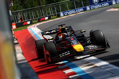 Max Verstappen in actie in Montreal