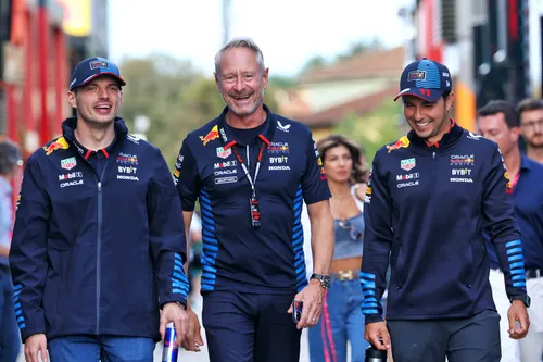 Max Verstappen, Jonathan Wheatley and Sergio Perez