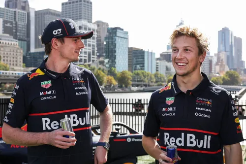 Max Verstappen en Liam Lawson - Red Bull Contentpool