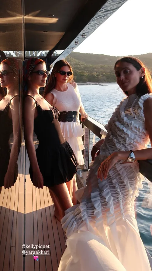 Kelly_Piquet_Holiday