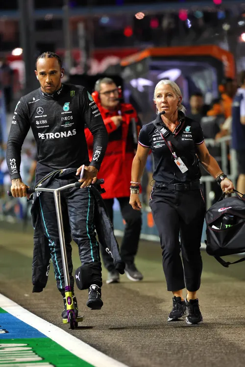 Lewis Hamilton en Angela Cullen