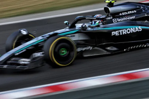 Kimi Antonelli rijdt de W16 op de Hungaroring