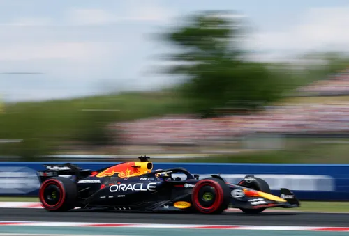 Max Verstappen op de baan in Hongarije - Red Bull Contentpool