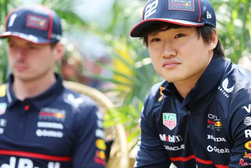 Yuki Tsunoda and Max Verstappen