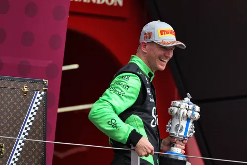 Nico Hülkenberg feiert sein erstes Podium in Silverstone - Foto: Race Pictures