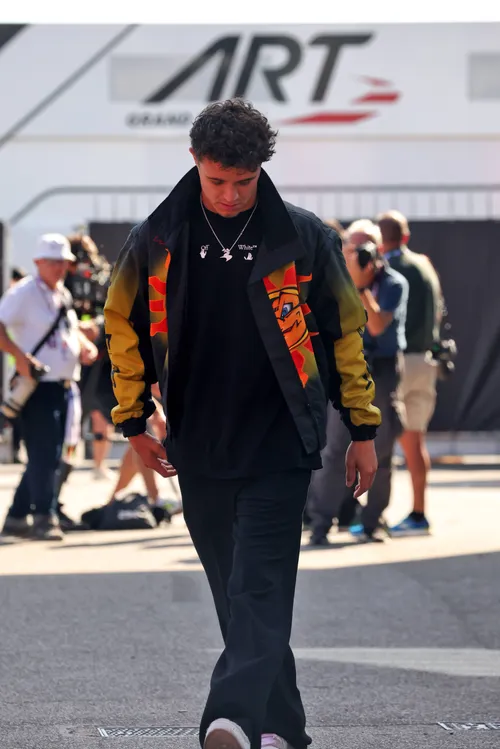 Lando Norris kommt zum Medientag des italienischen GP in Monza an