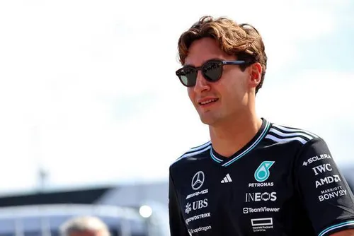 George Russell im Monza Fahrerlager - Foto: RacePictures