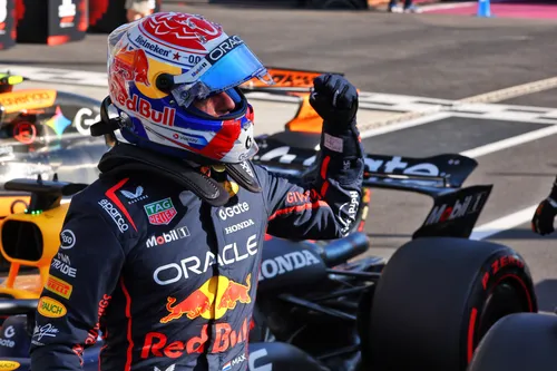 Max Verstappen feiert die Pole-Position für den Großen Preis von Italien. Credit: Race Pictures.