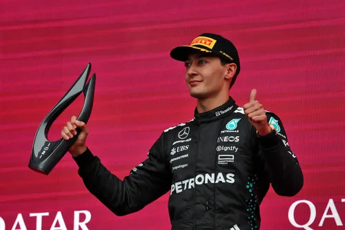 George Russell auf dem Podium in Baku&nbsp;