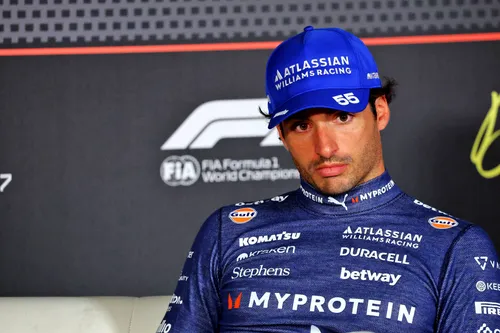 carlos sainz baku f1.