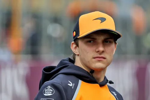 Oscar Piastri schied beim Großen Preis von Aserbaidschan aus - Foto Race Pictures