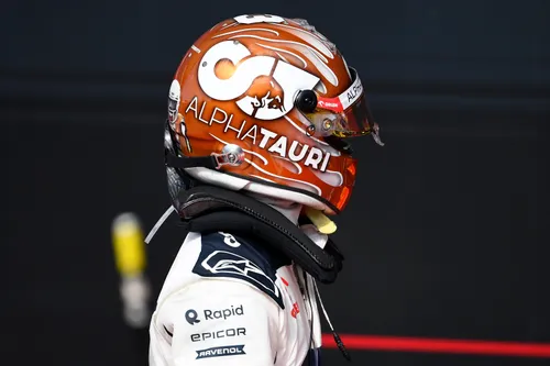 ricciardo-texas-longhorns-helmet