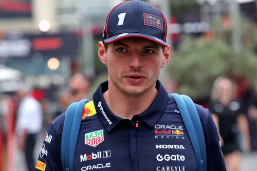 verstappen-baku-paddock