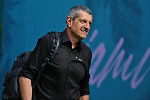Guenther Steiner beim Großen Preis von Miami - Foto: Race Pictures