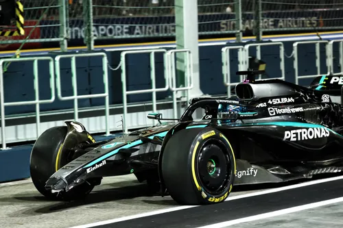 Russell-Crash-Singapore-Fp1-RacePictures