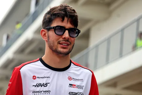 Haas-F1-Teamfahrer Esteban Ocon – Foto: Race Pictures