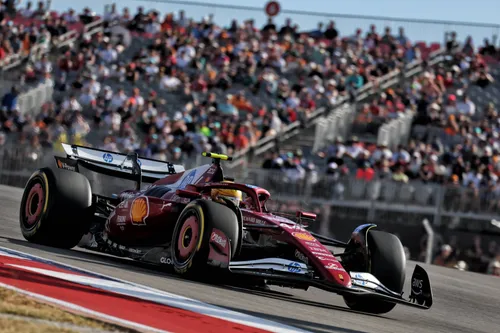 Lewis Hamilton hat es noch nicht geschafft, bei einem Grand Prix für Ferrari auf das Podium zu kommen - Foto: Race Pictures
