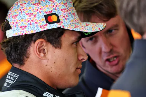 Lando Norris während des FP3 am Samstag beim Großen Preis von Mexiko-Stadt: Foto – Race Pictures