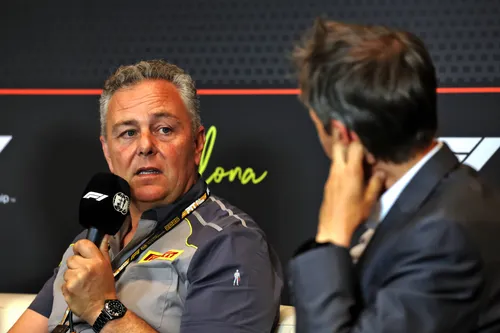 isola-press conference-racepictures