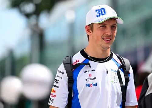 Liam Lawson im Fahrerlager von Singapur - Foto: Red Bull Content Pool