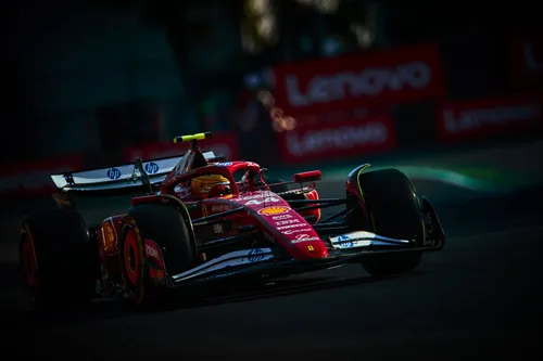 Lewis Hamilton belegte P5 in FP2. Foto: RacePictures