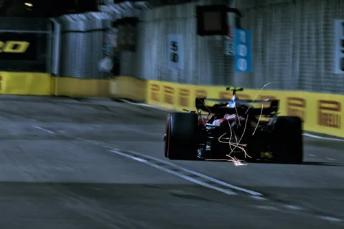 lewis-hamilton-ferrari-sf25-singaporegp-f1