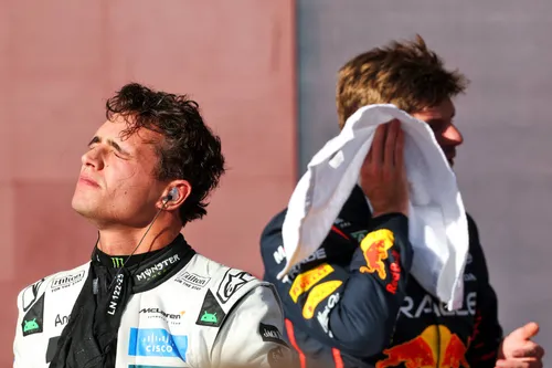 Lando Norris beendete das Rennen hinter Max Verstappen als Zweiter in Texas. Foto: RacePictures