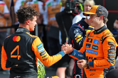 Lando Norris und Oscar Piastri - Foto: Racepictures&nbsp;