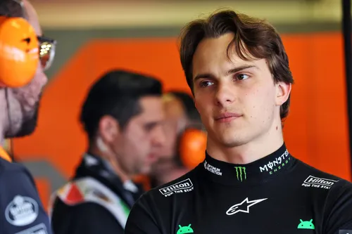 Oscar Piastri liegt nun auf P2 in der Fahrerwertung, einen Punkt hinter Teamkollege Lando Norris – Foto: Race Pictures