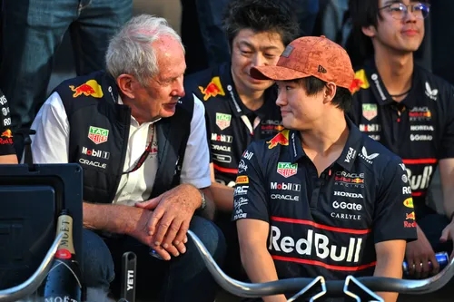 Yuki Tsunoda und Helmut Marko