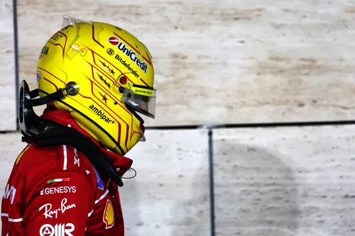 Hamilton in Katar - Foto: Race Pictures