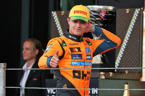 Lando-norris-wordt-uitgejoeld-podium-gp-brazilie