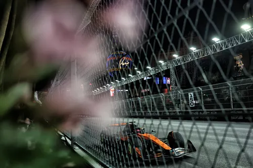 Oscar Piastri (im Bild) und Lando Norris belegten im FP3 in Las Vegas die Plätze 19 und 20. Foto: RacePictures.