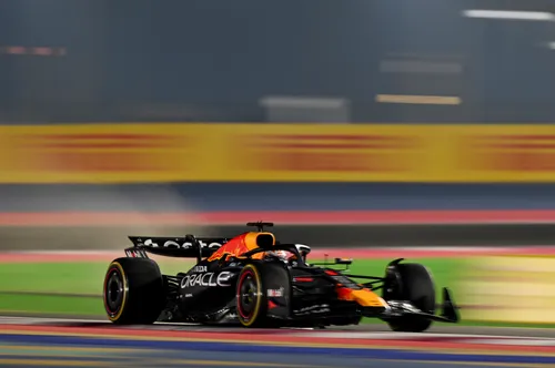 Verstappen im RB21 im Sprint-Qualifying in Katar – Foto: Red Bull Content Pool