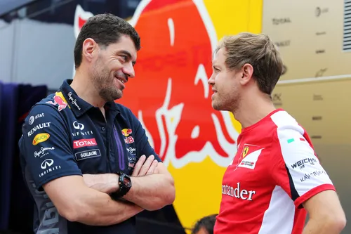 Guillaume Rocquelin mit Sebastian Vettel - Foto: Race Pictures