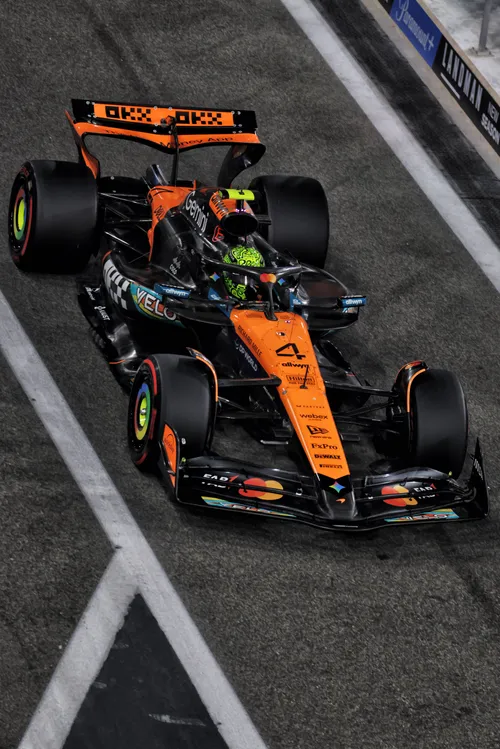 norris-verstappen-mclaren-abu-dhabi-jpg