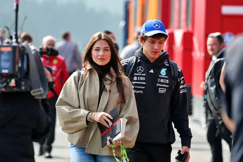 andrea-kimi-antonelli-vriendin.jpg.