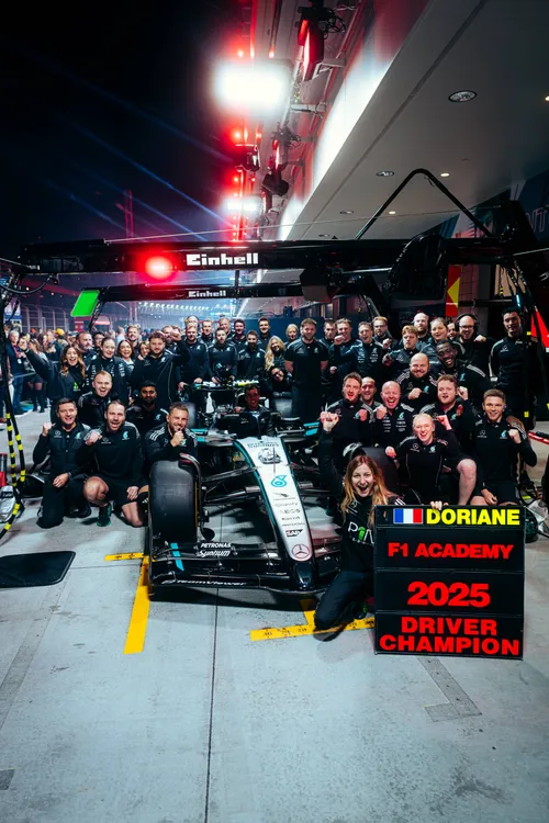 mercedes-doriane-pin-jpg