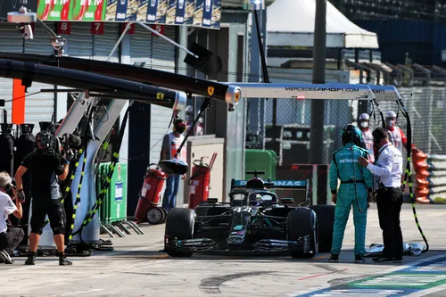 merc-2020-stop and go-racepictures-jpeg