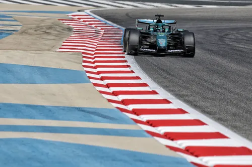 Lance Stroll im Aston Martin – Foto