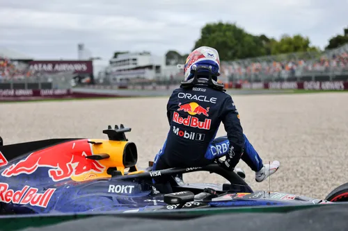 max-verstappen-crash-melbourne-kwalificatie