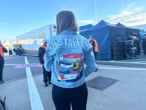 verstappen-fans-2026-nls