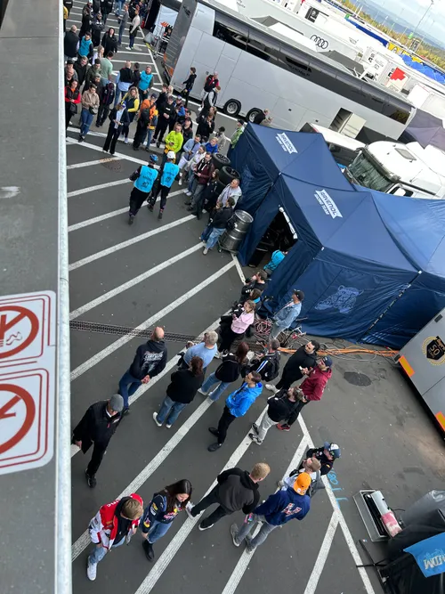 verstappen-fans-2026-nls