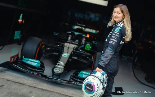 M593351_F1_Academy_Champion_Doriane_Pin_Breaks_New_Ground_with_Maiden_F1_Test