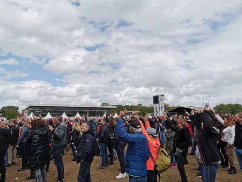 3 vingers in de lucht