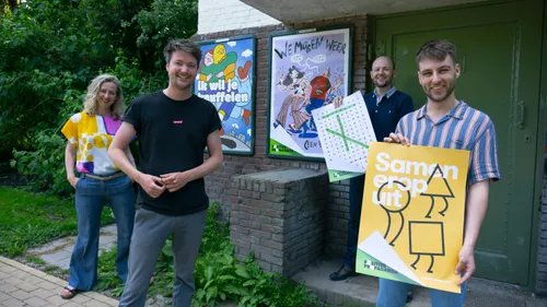 positive propaganda groepsfoto team