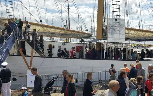 schip bezichtigen in de rij